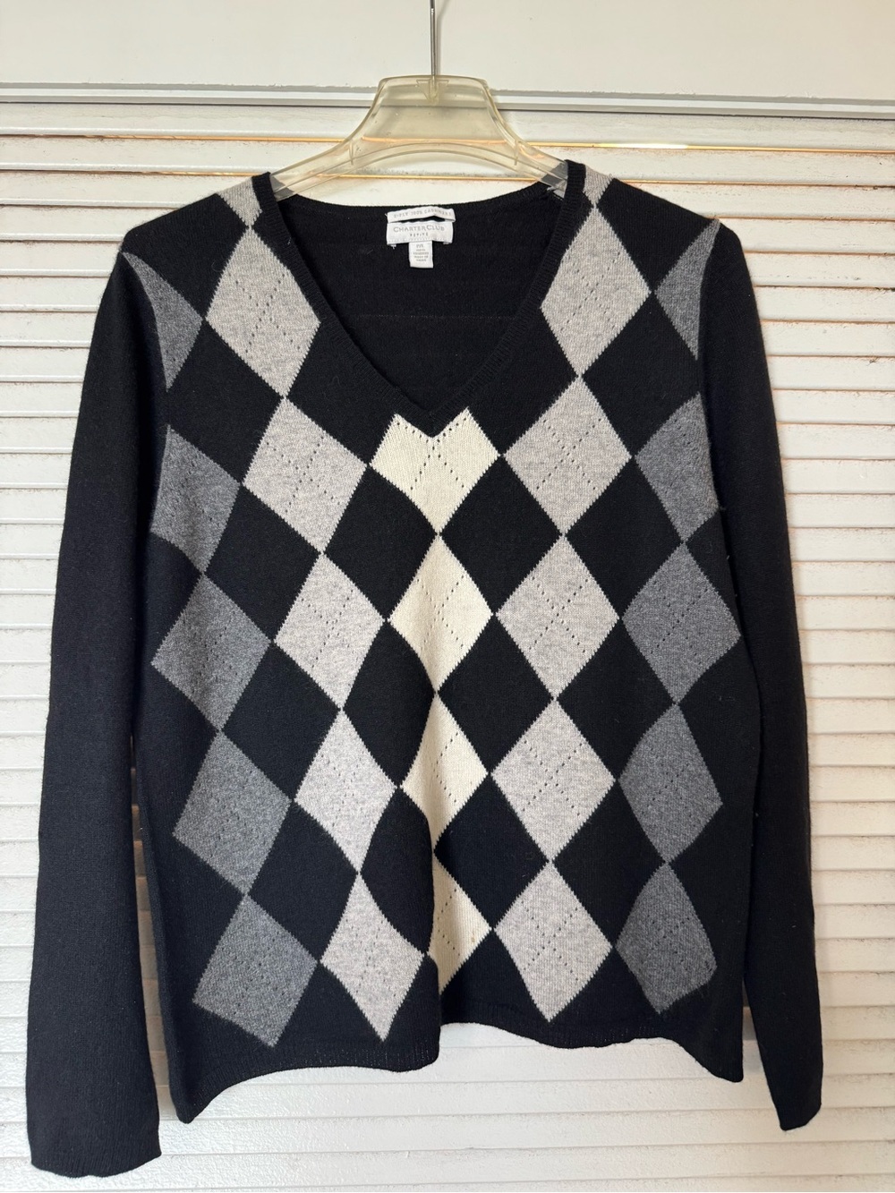 100 % Cashmere Charter Club Black, Gray & Cream Argyle V-Neck Sweater